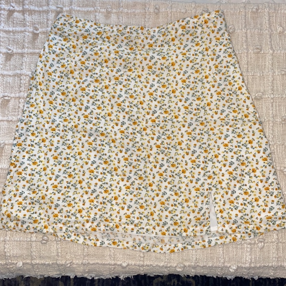 Holister high rise floral skirt